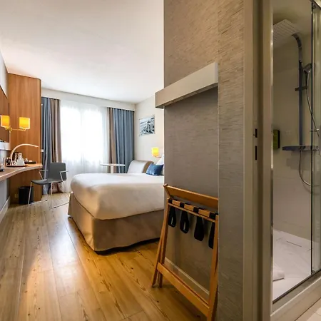 Western Amiraute Hotel