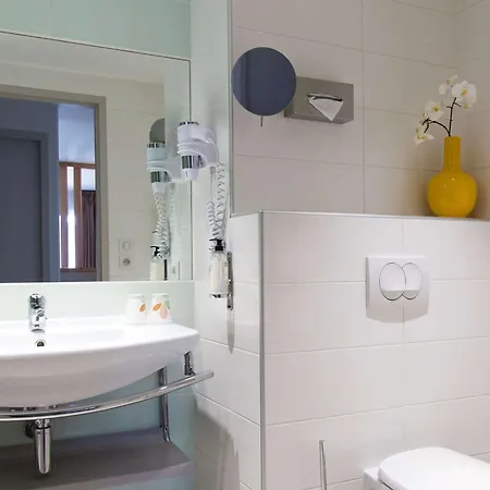 Western Amiraute Hotel