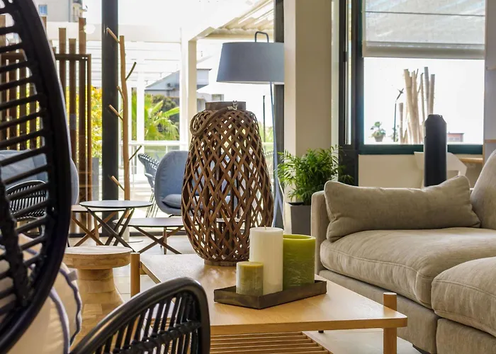 Western Amirauté Hotel 4*