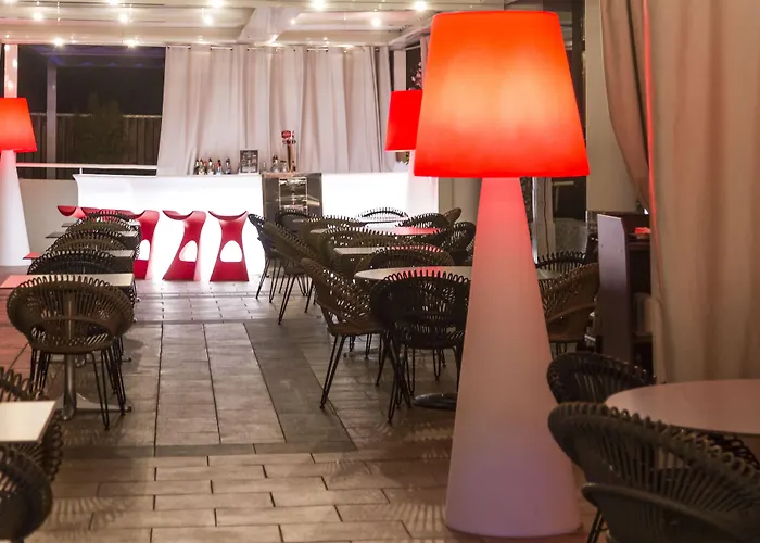 Western Amiraute Hotell 4*