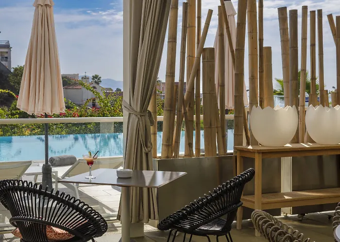 Western Amirauté Hotel 4*