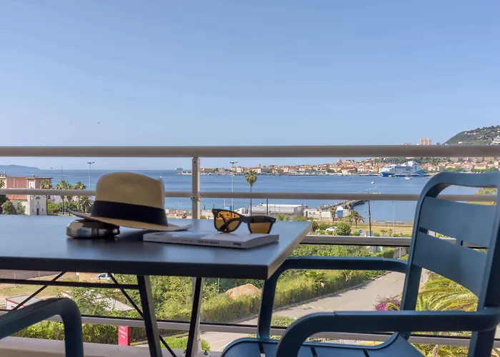 Western Amiraute Hotell 4*