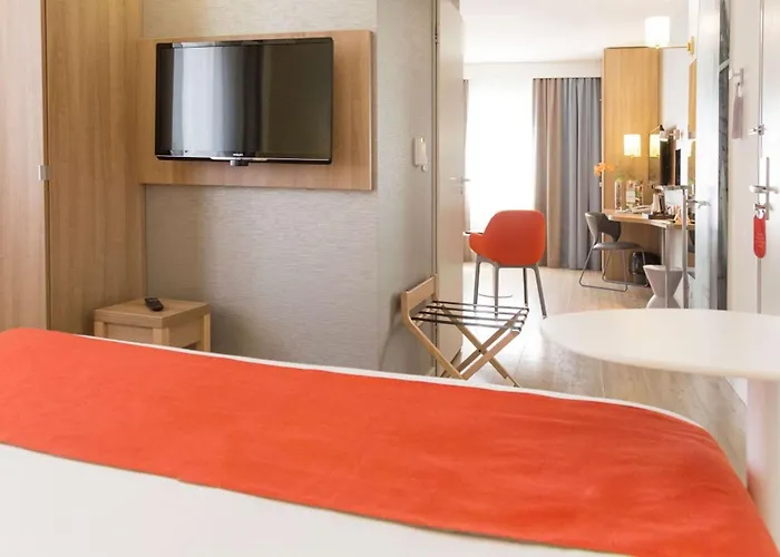 Hotel Western Amirauté 4*